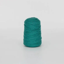 Charger l&#39;image dans la galerie, Fil à touffeter 100 % laine bleu sarcelle sur cône (3A17) Tesserashop