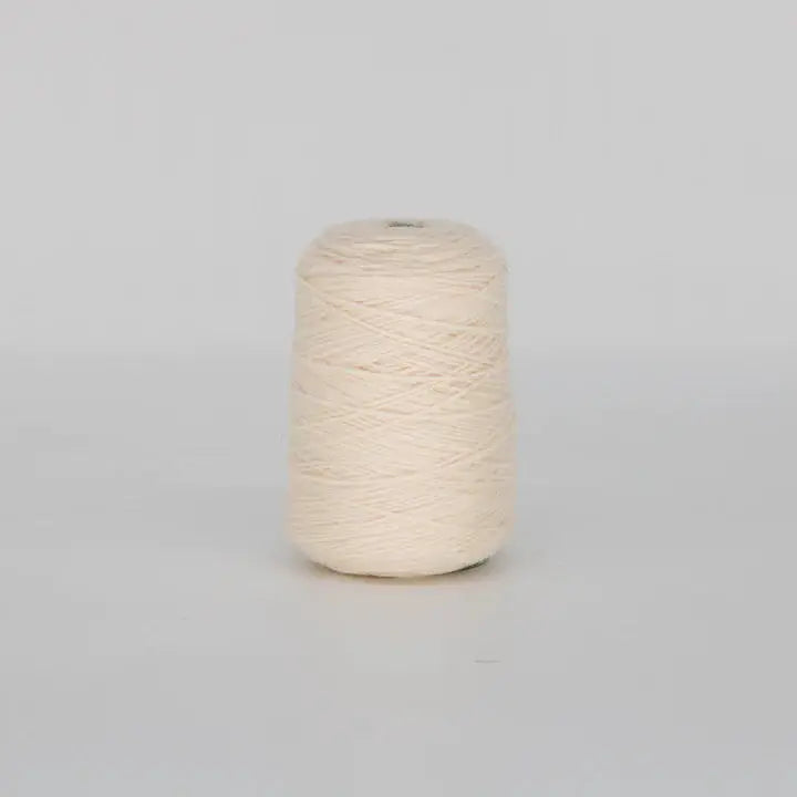 Fil à touffeter blanc 100 % laine sur cône (000) Tesserashop